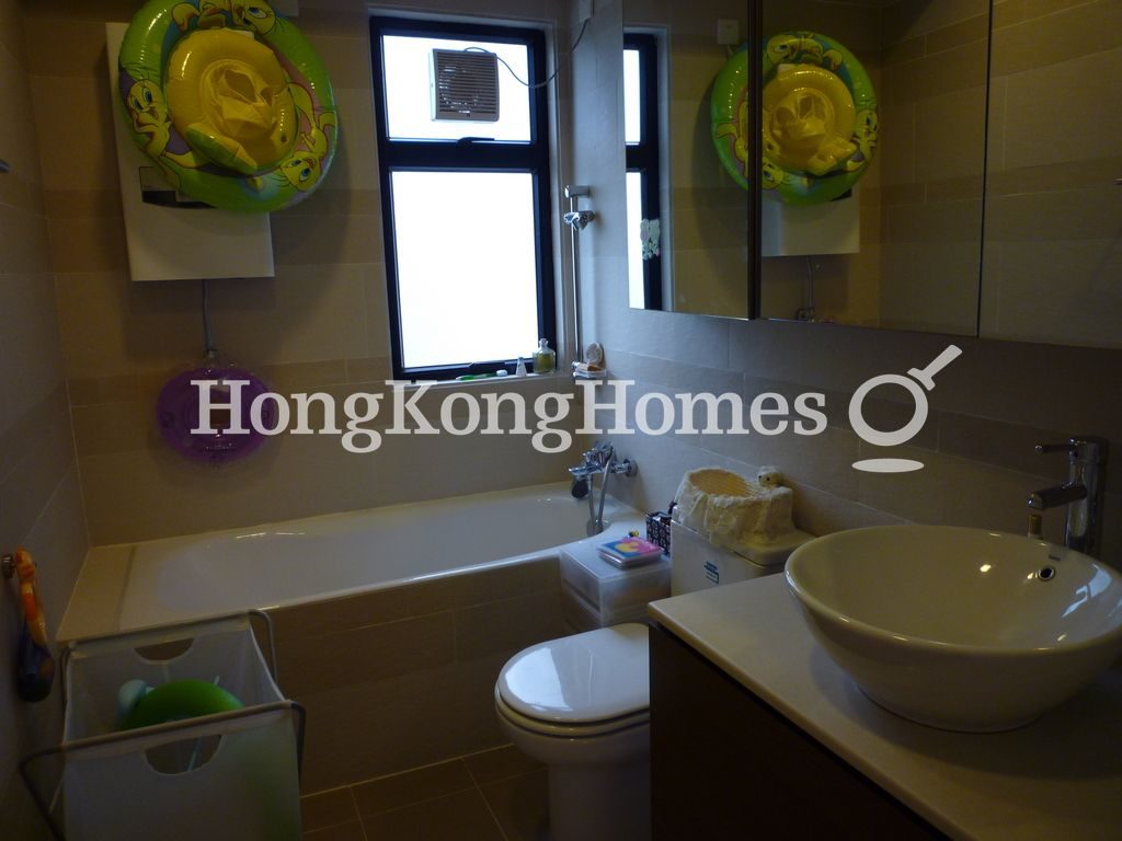 Guest Bathroom — Grand Garden - Block 03, Repulse Bay