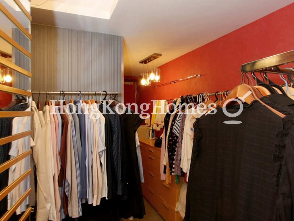 Walk-in Closet in Master Bedroom — Hilary Court, Mid-levels West