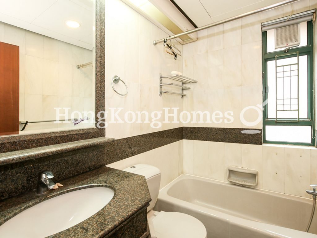 Guest Bathroom — Hillsborough Court - Block 01, Mid-levels Central
