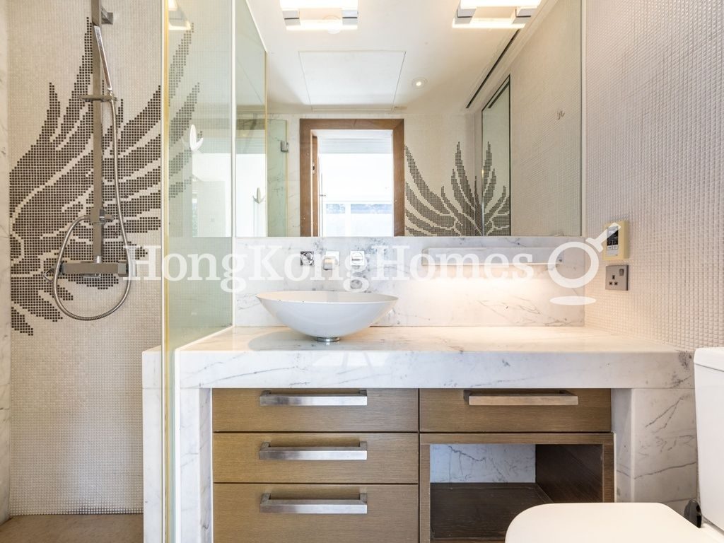 Ensuite Bathroom — Eight South Lane, Western / Kennedy Town