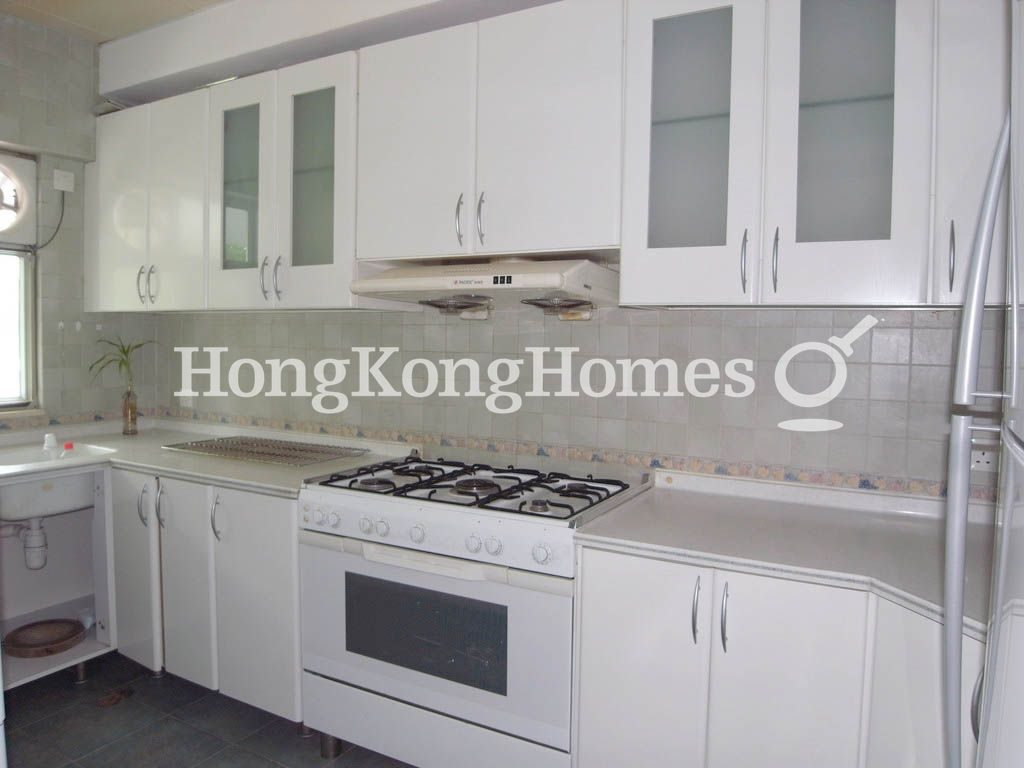 Guest Bathroom — Marina Cove - Stage 04, Sai Kung