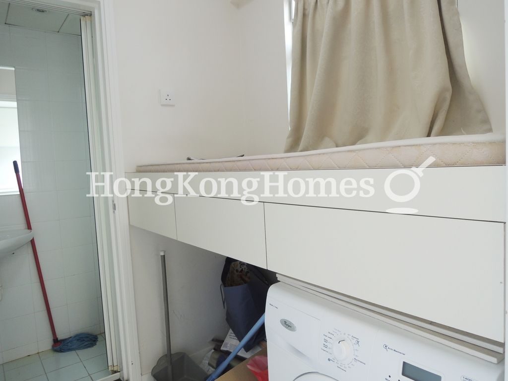 Maid's Room — Robinson Road, 80 - Block 01, Mid-levels West