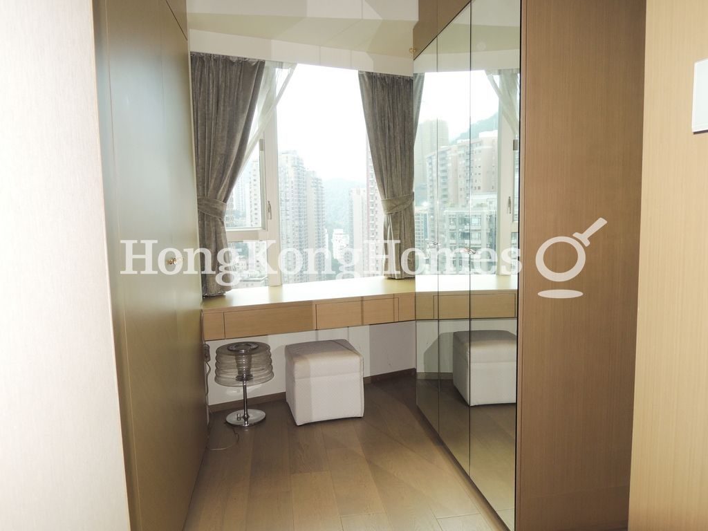Walk-in Closet in Master Bedroom — Robinson Road, 80 - Block 01, Mid-levels West