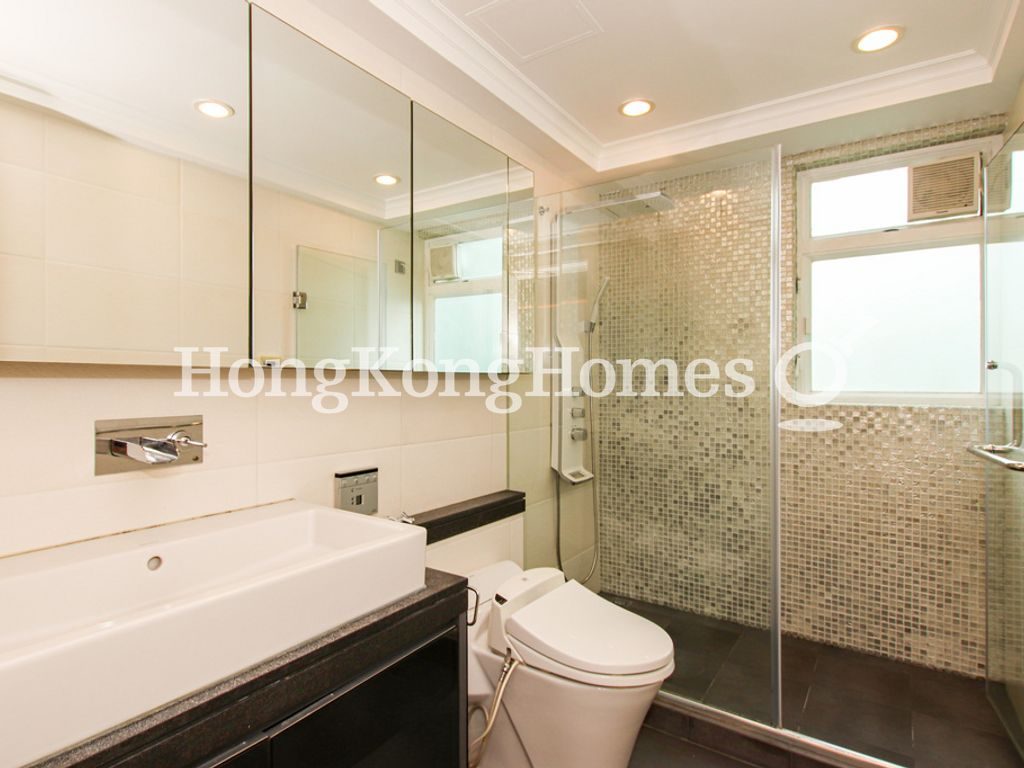 Guest Bathroom — South Bay Palace - Block 02, Repulse Bay