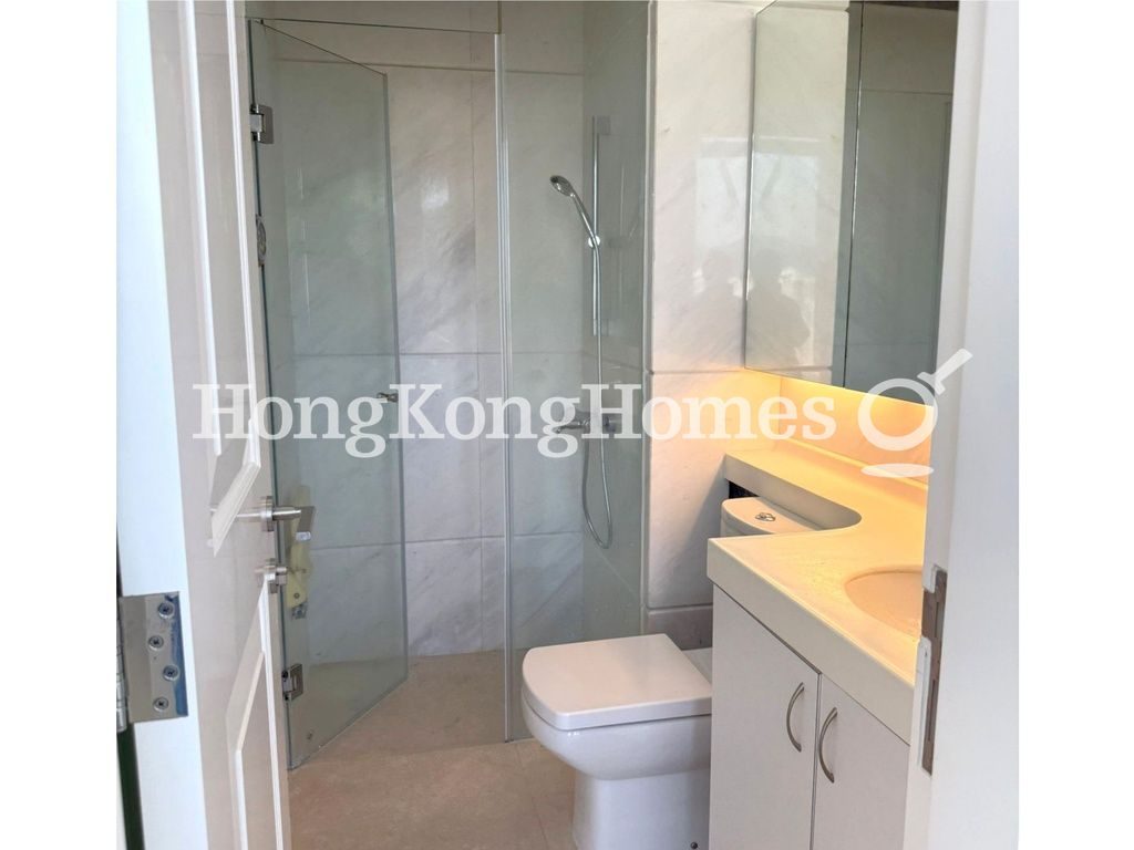 Second Ensuite Bathroom — The Grandville - House, Shatin