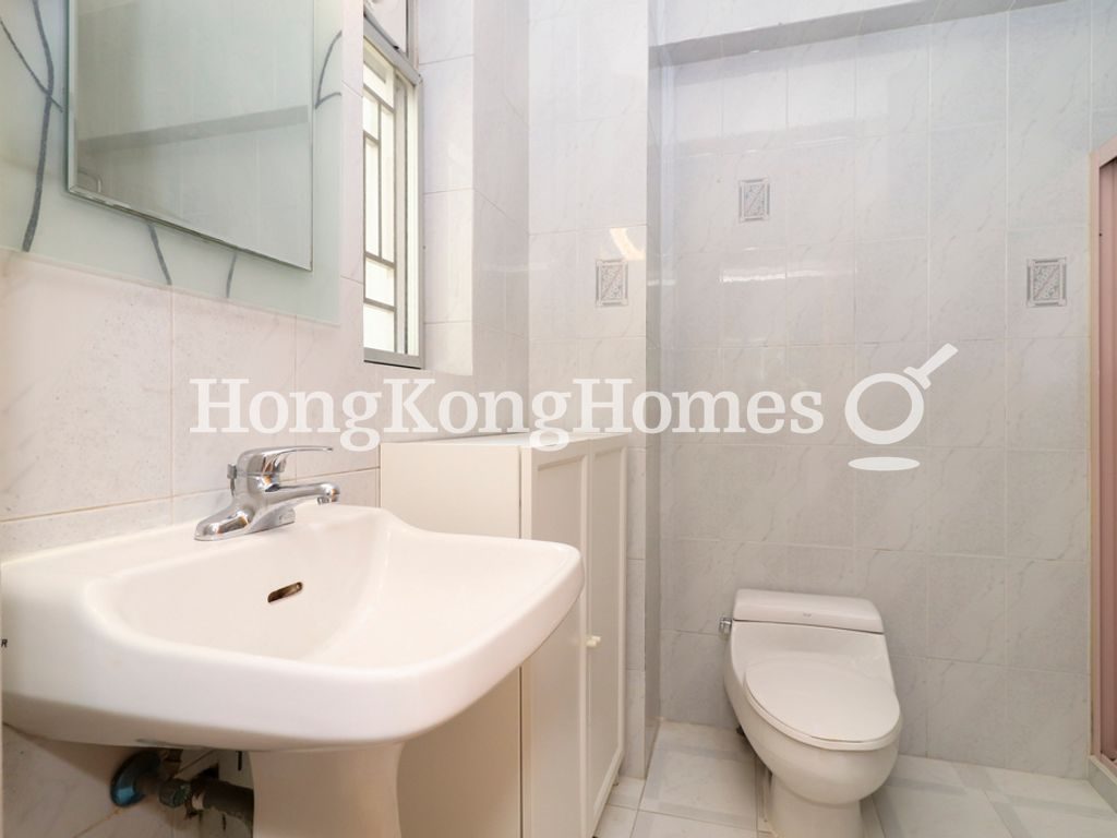 Master Bathroom — Grand House, Mid-levels Central