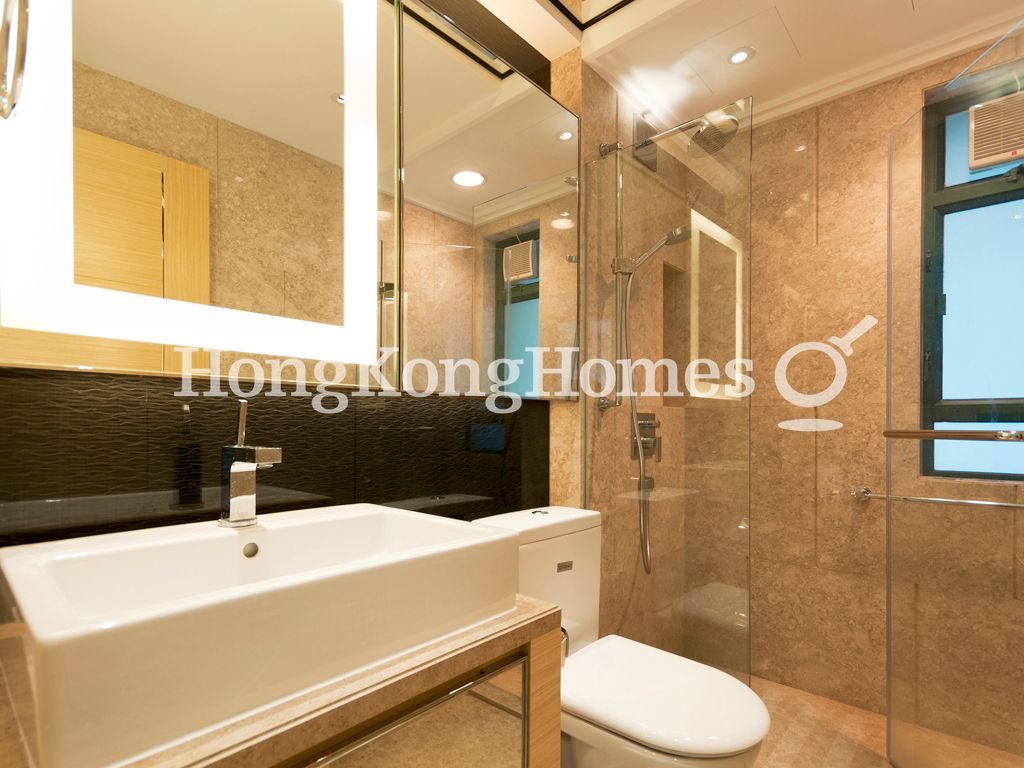 Guest Bathroom — Hillsborough Court - Block 04 - The Royal Tower, Mid-levels Central