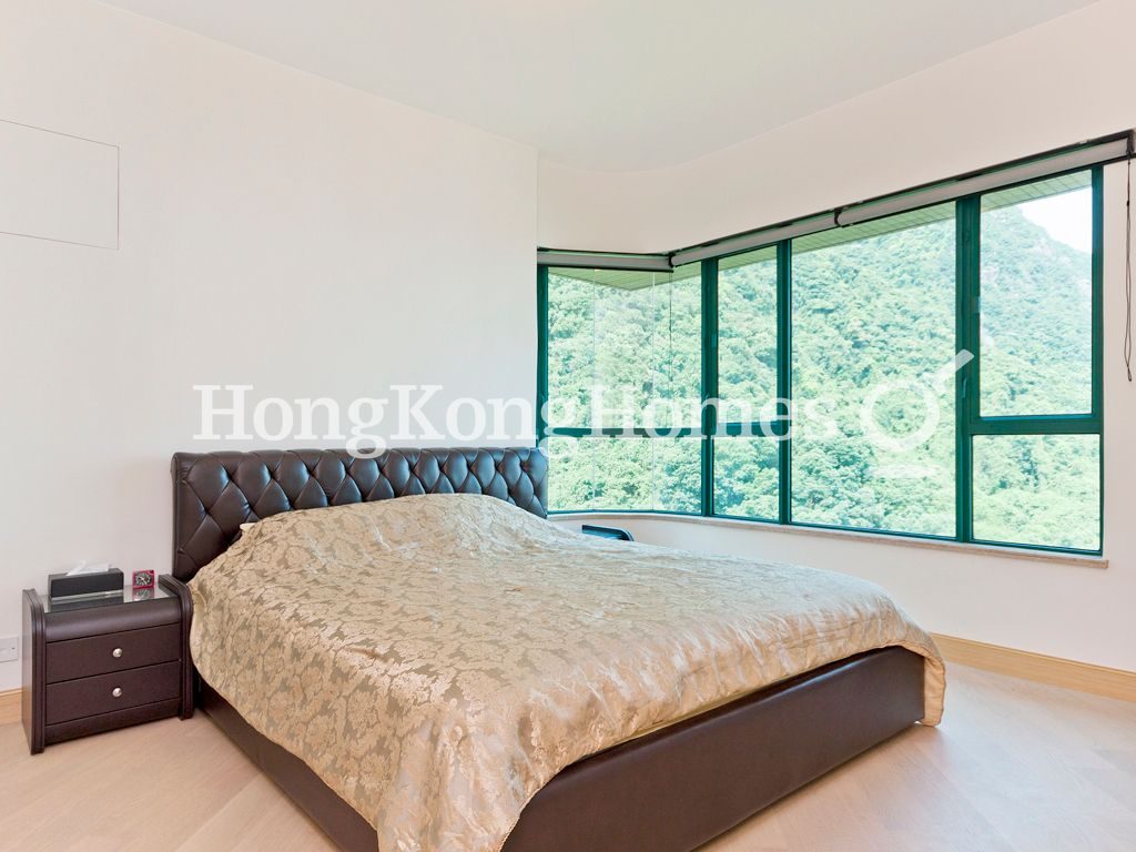 Master Bedroom — Hillsborough Court - Block 04 - The Royal Tower, Mid-levels Central