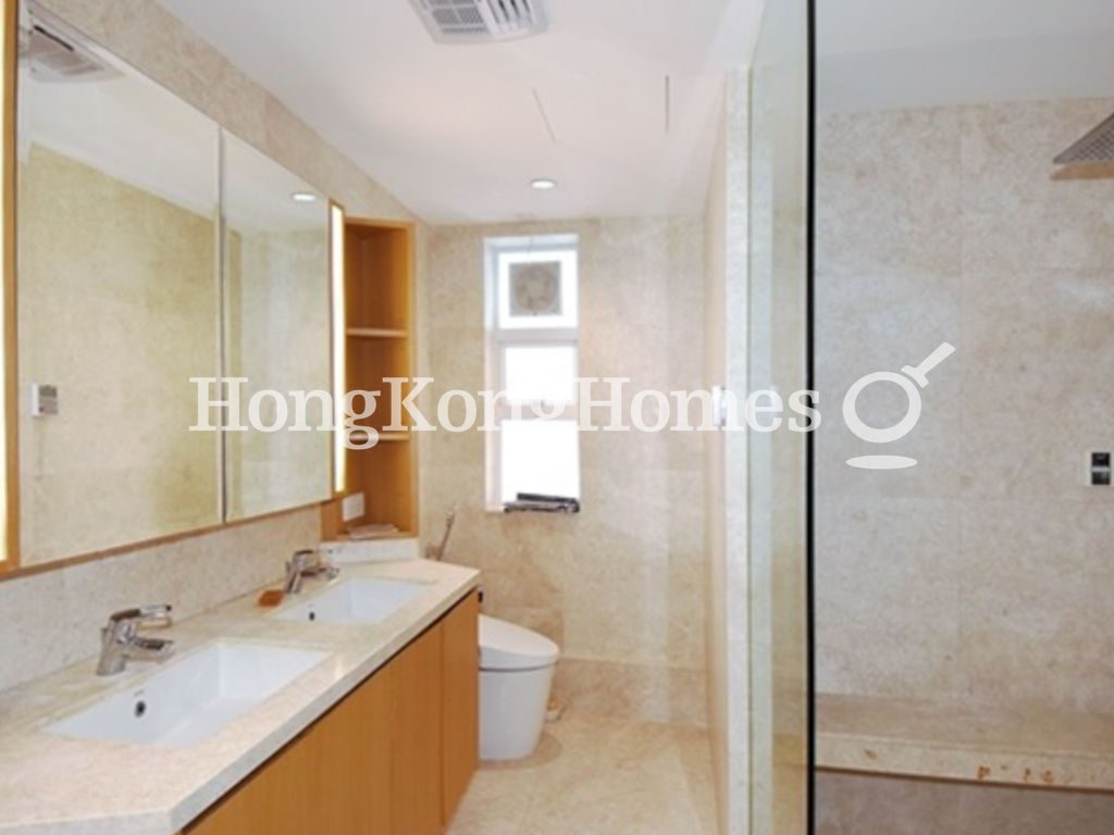 Guest Bathroom — Shuk Yuen Building, Happy Valley