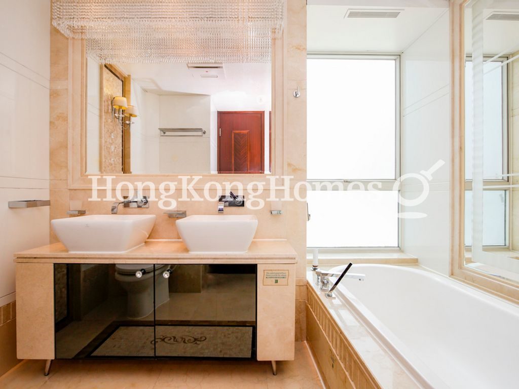 Master Bathroom — The Legend - Block 02, Jardine's Lookout
