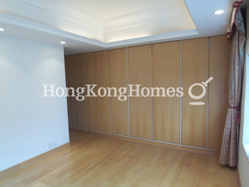 Built-in Wardrobe in Master Bedroom — Ventris Place - Block B, Happy Valley