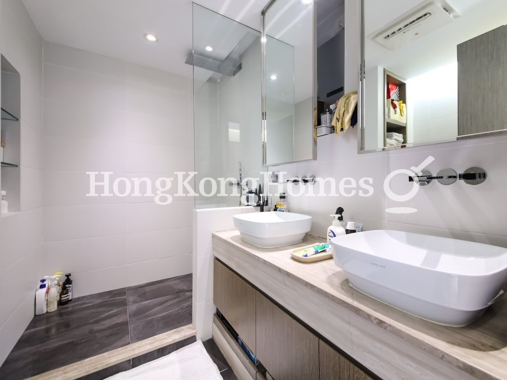 Master Bathroom — Greenside Villa - Block A, Happy Valley