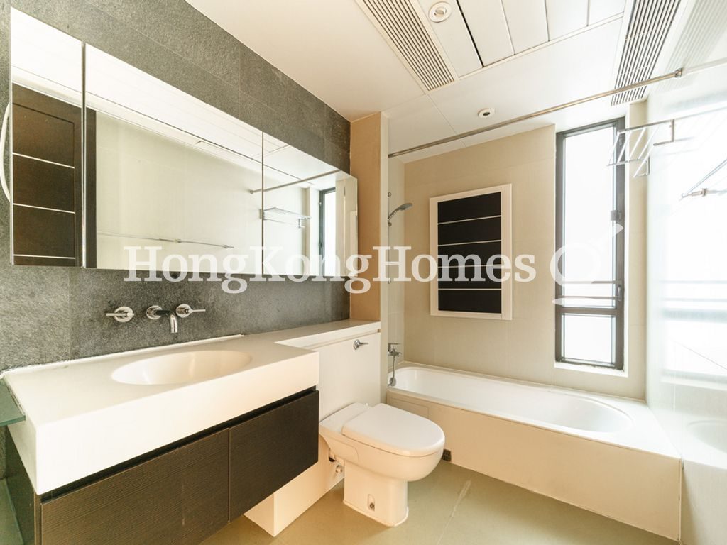 Guest Bathroom — MacDonnell Road, 11, Mid-levels Central