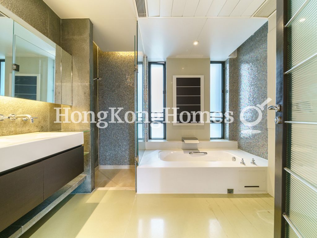 Master Bathroom — MacDonnell Road, 11, Mid-levels Central