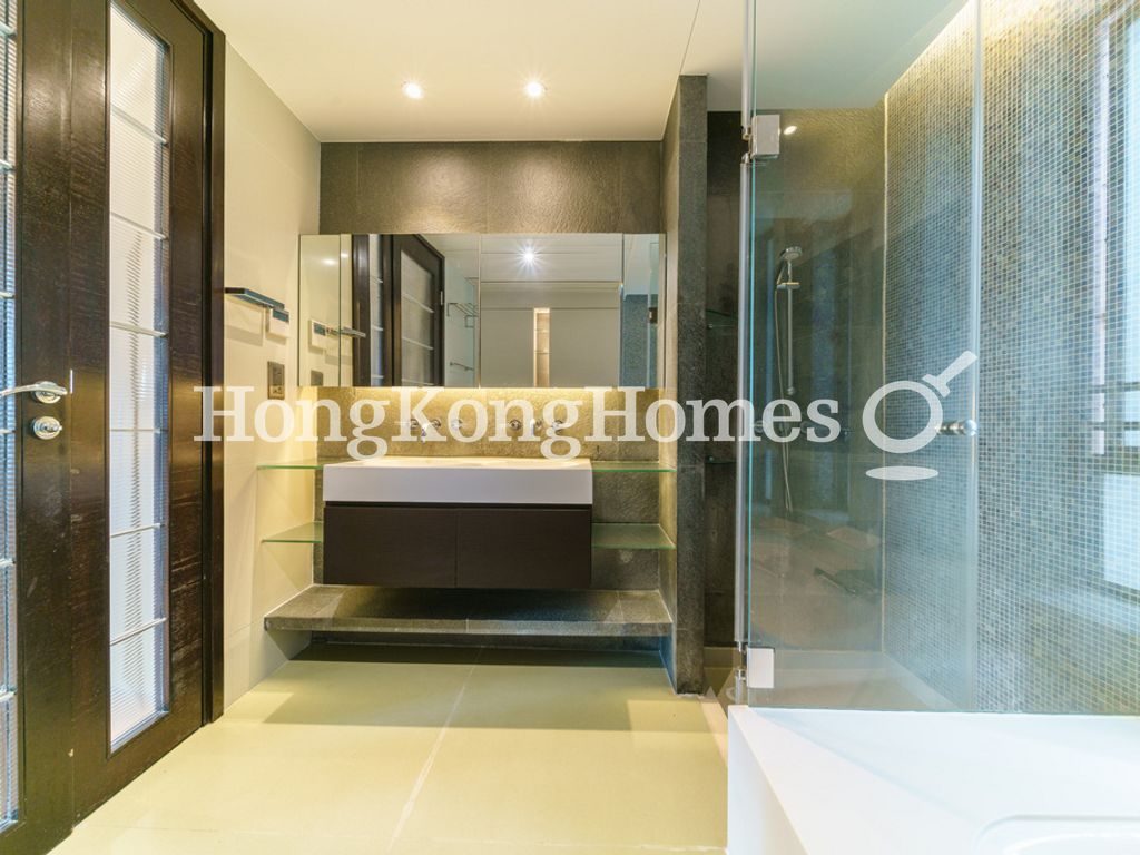 Master Bathroom — MacDonnell Road, 11, Mid-levels Central
