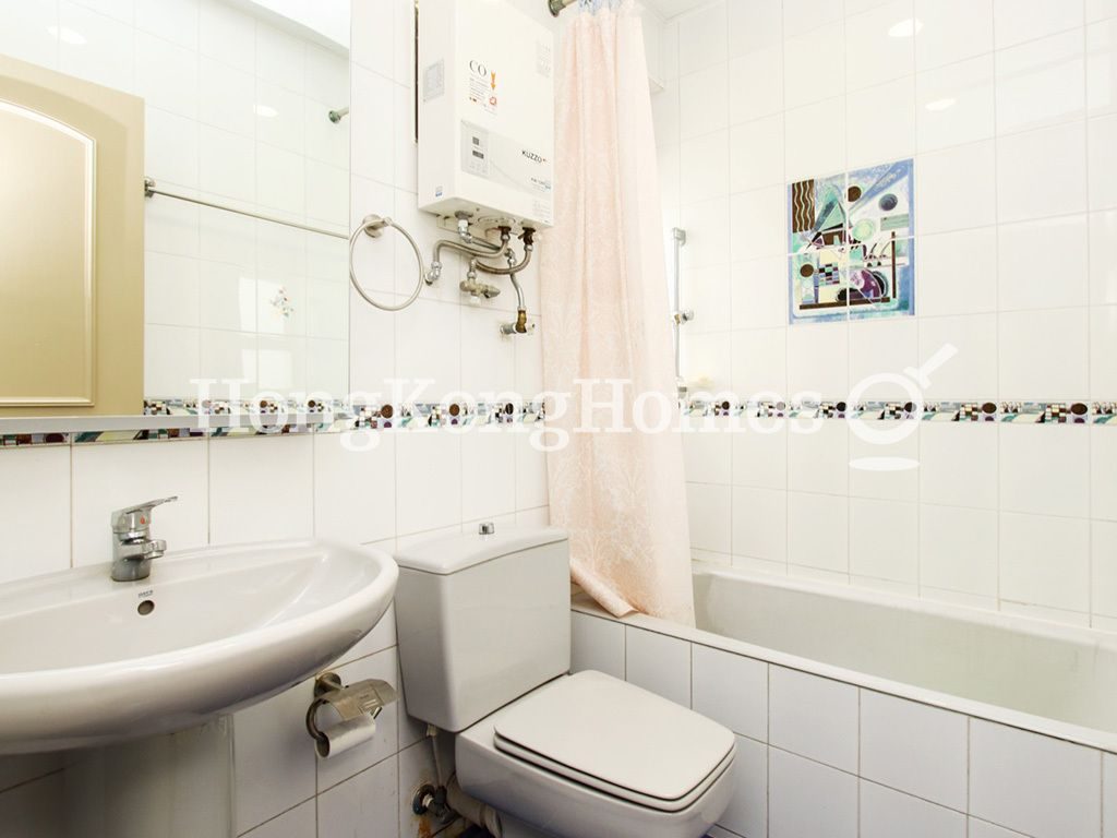 Guest Bathroom — Marina Cove - Stage 04, Sai Kung