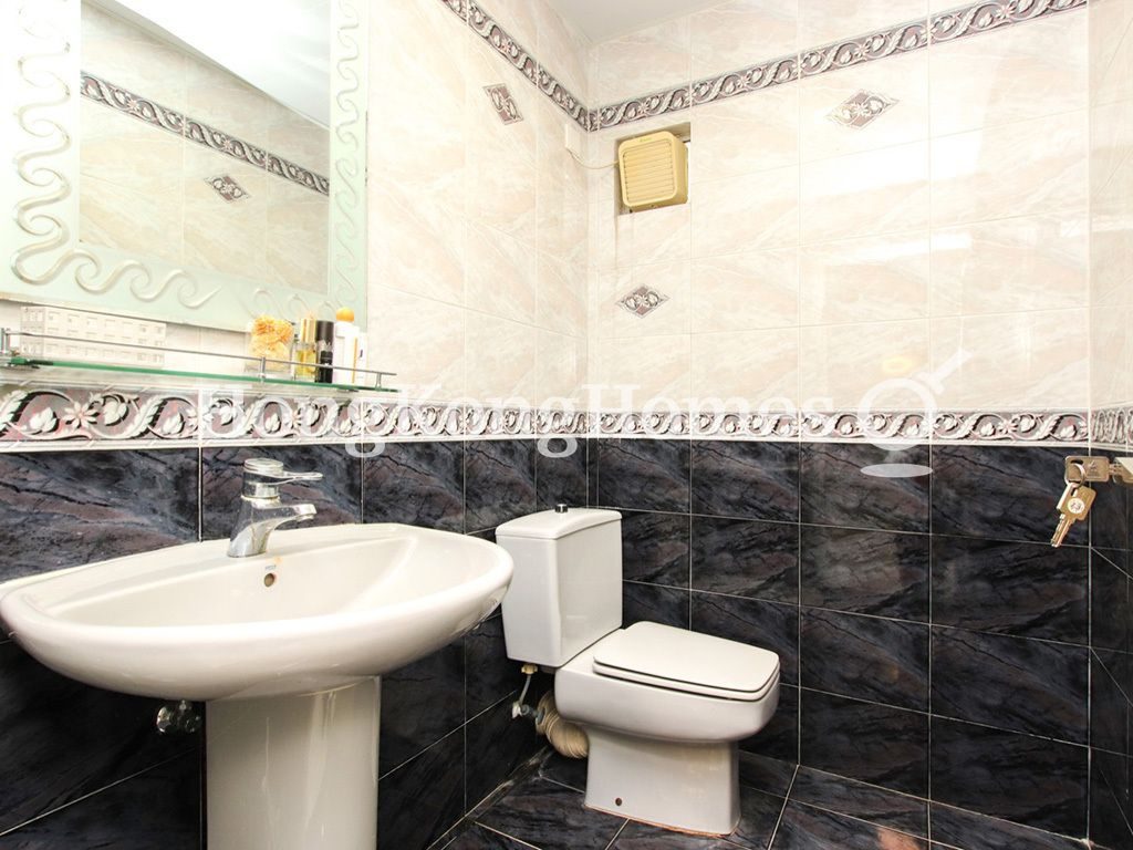 Guest Powder Room — Marina Cove - Stage 04, Sai Kung