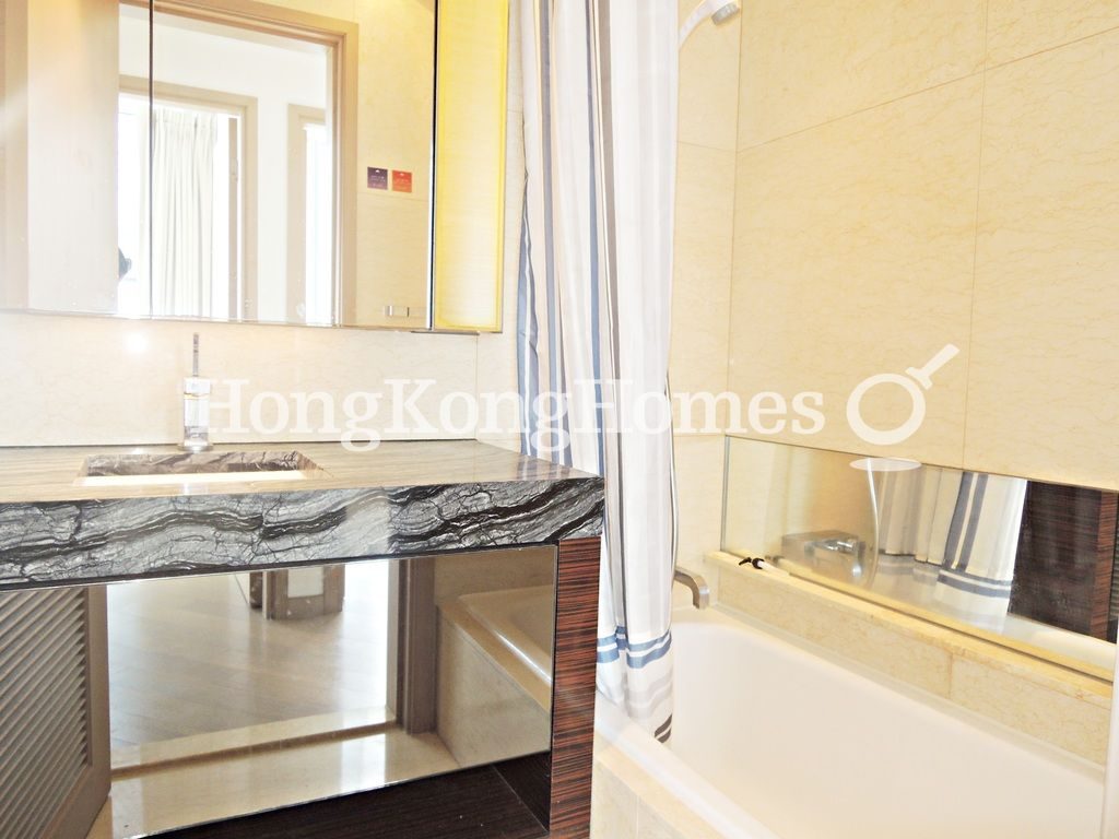 Guest Bathroom — The Cullinan I, Tsim Sha Tsui