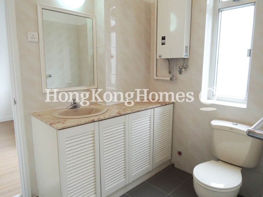 Second Ensuite Bathroom — Grosvenor House, Mid-levels Central