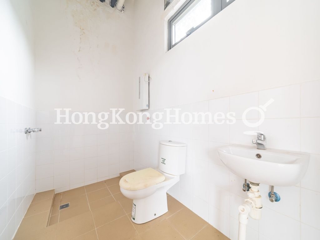 Guest Bathroom — Mountain View, Yuen Long