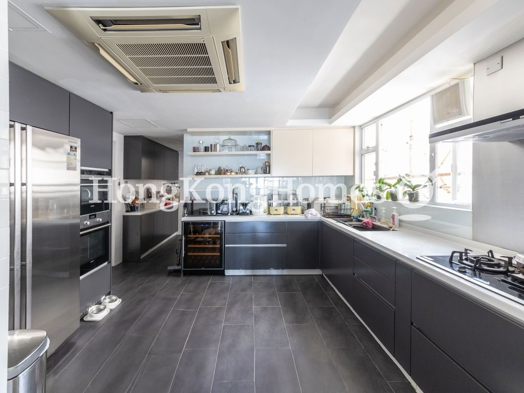Kitchen — Skyscraper, North Point Hill