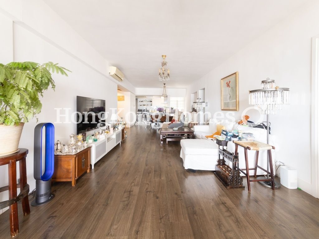 Living and Dining Room — Skyscraper, North Point Hill