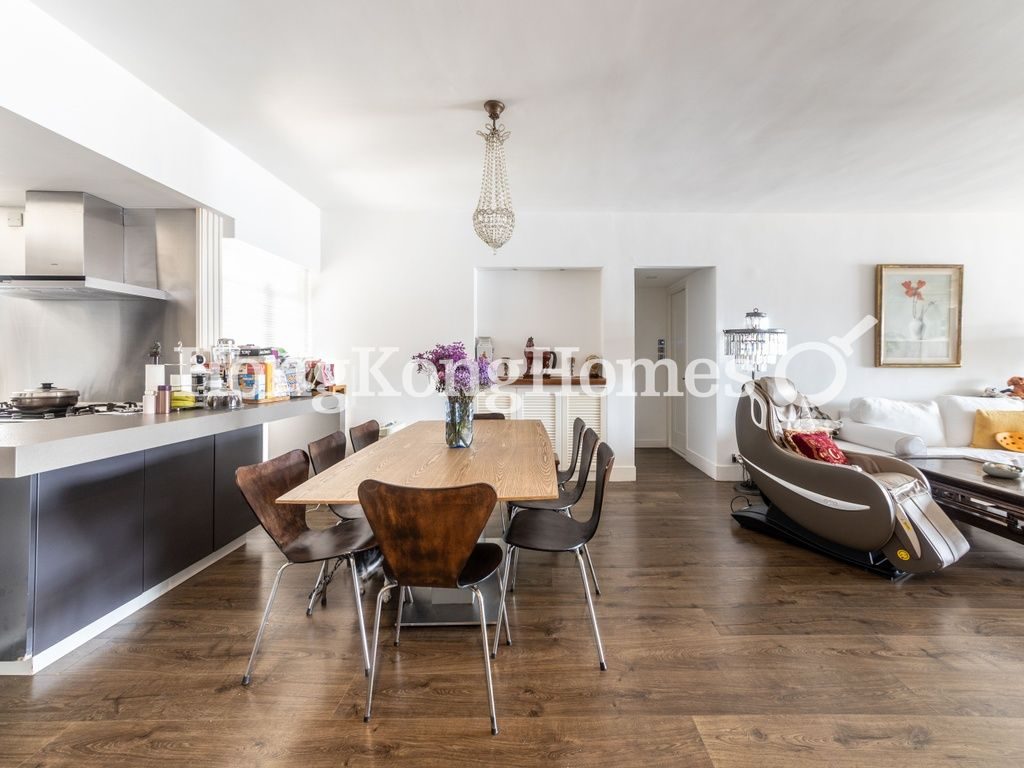 Living and Dining Room — Skyscraper, North Point Hill