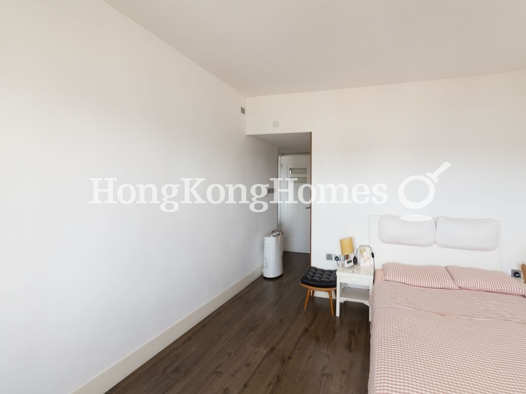 Master Bedroom — Skyscraper, North Point Hill