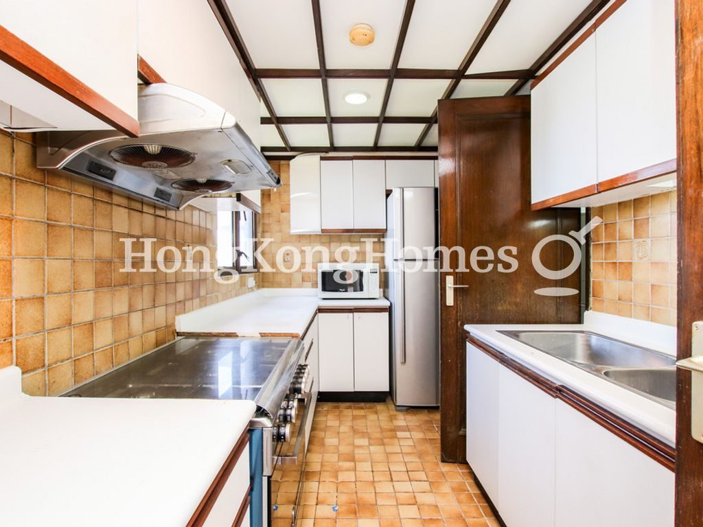 Kitchen — Hong Kong Parkview - Tower 14, Repulse Bay