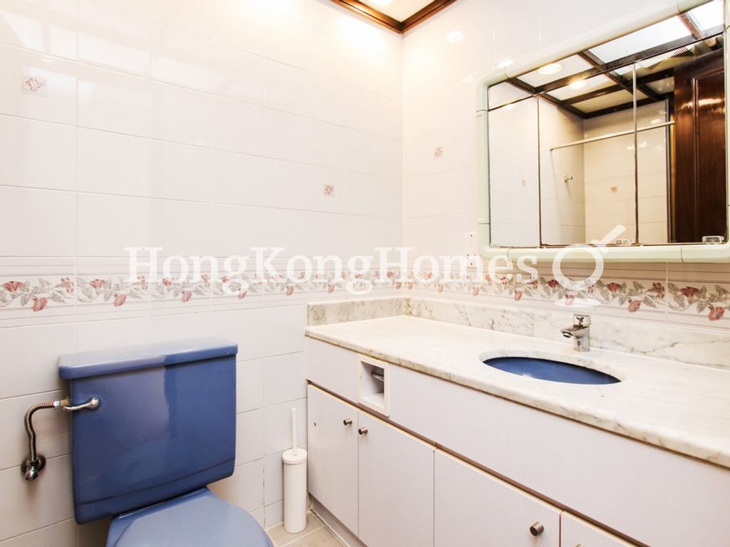 Guest Bathroom — Hong Kong Parkview - Tower 14, Repulse Bay