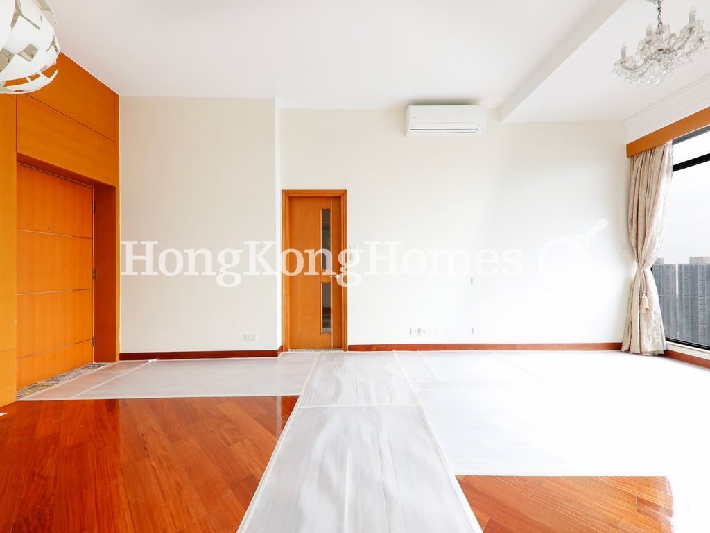 Living and Dining Room — The Arch - Block 1A (Sun Tower), Tsim Sha Tsui