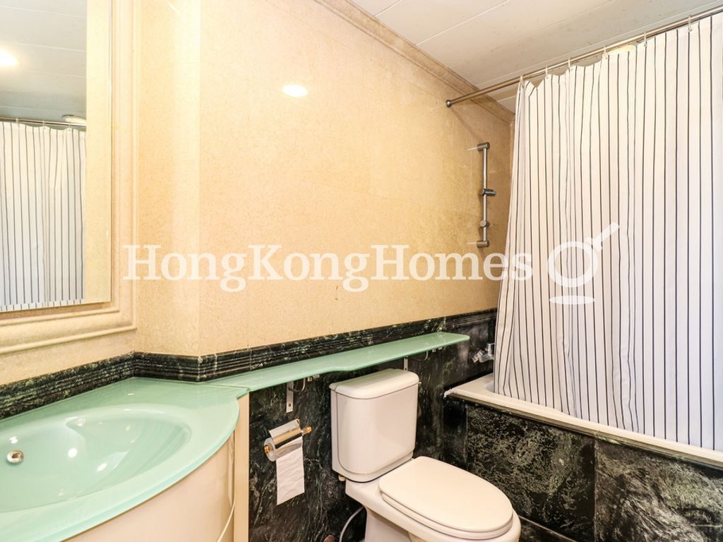 Guest Bathroom — Fairlane Tower, Mid-levels Central