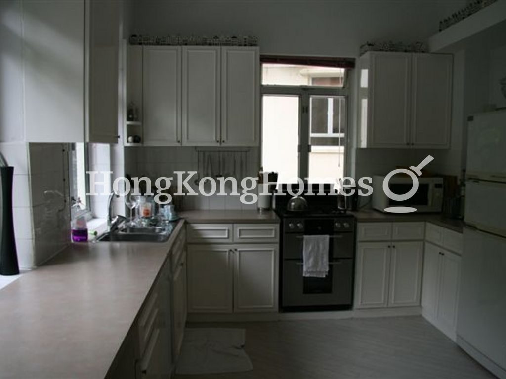 Guest Bathroom — Grand House, Mid-levels Central