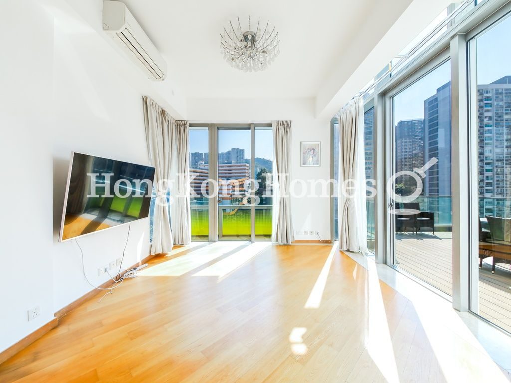 Living and Dining Room — Lime Habitat, North Point