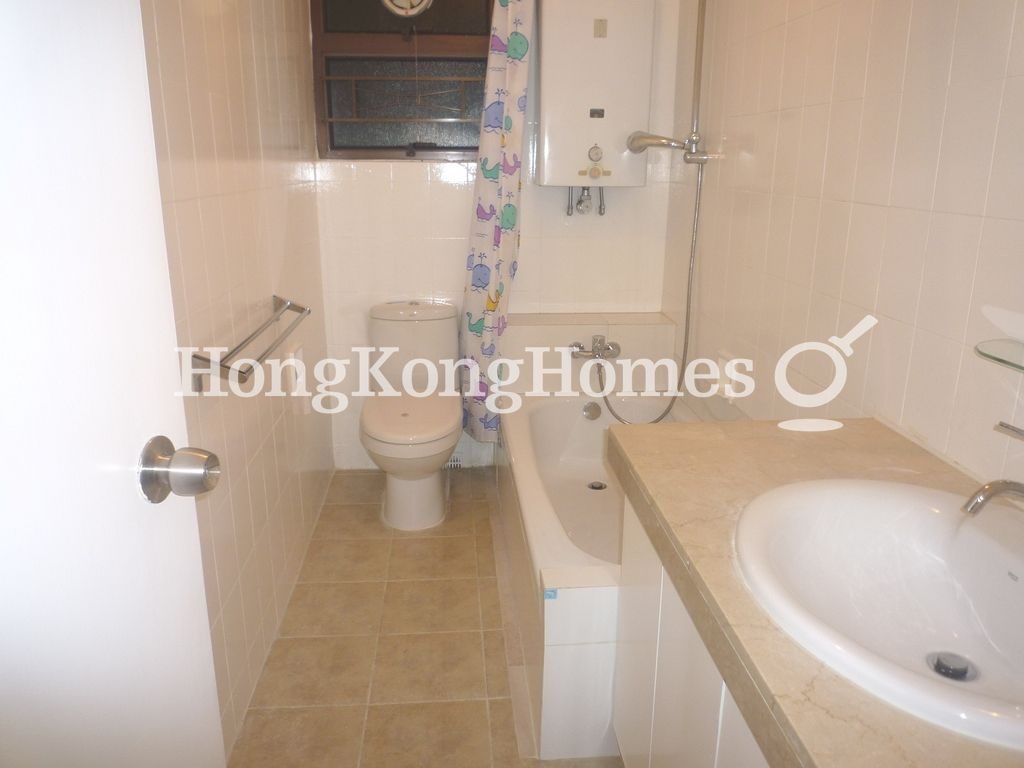 Guest Bathroom — South Bay Gardens - Block B, Repulse Bay