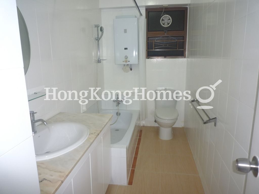Master Bathroom — South Bay Gardens - Block B, Repulse Bay