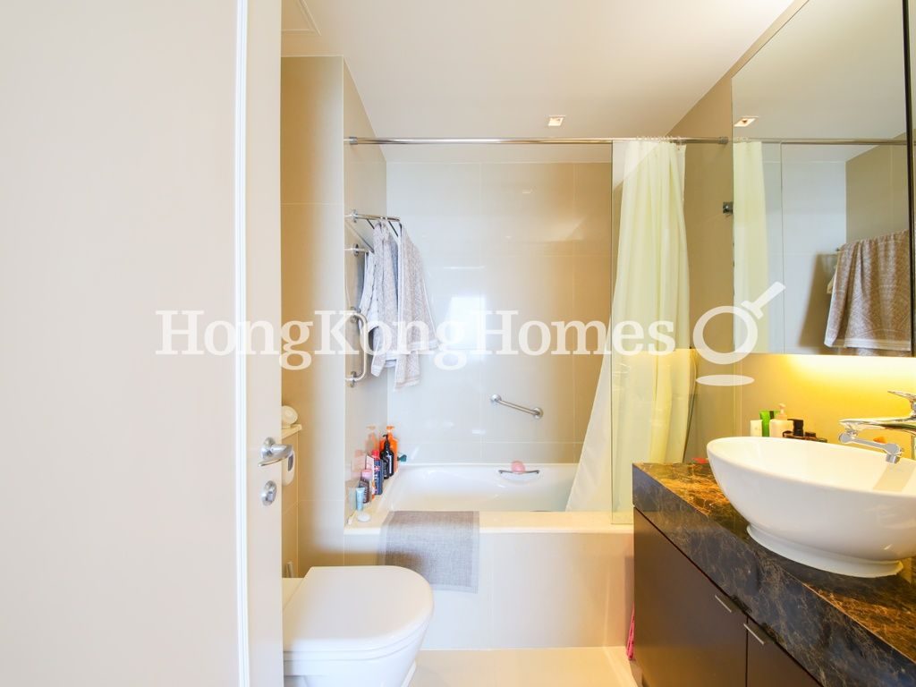 Master Bathroom — Hillgrove, Chung Hom Kok