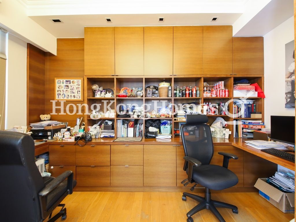 Study — Hillgrove, Chung Hom Kok