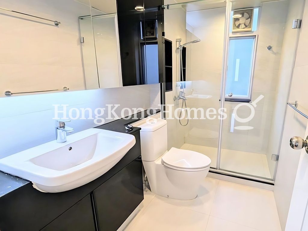 Guest Bathroom — Pearl Gardens, Mid-levels West