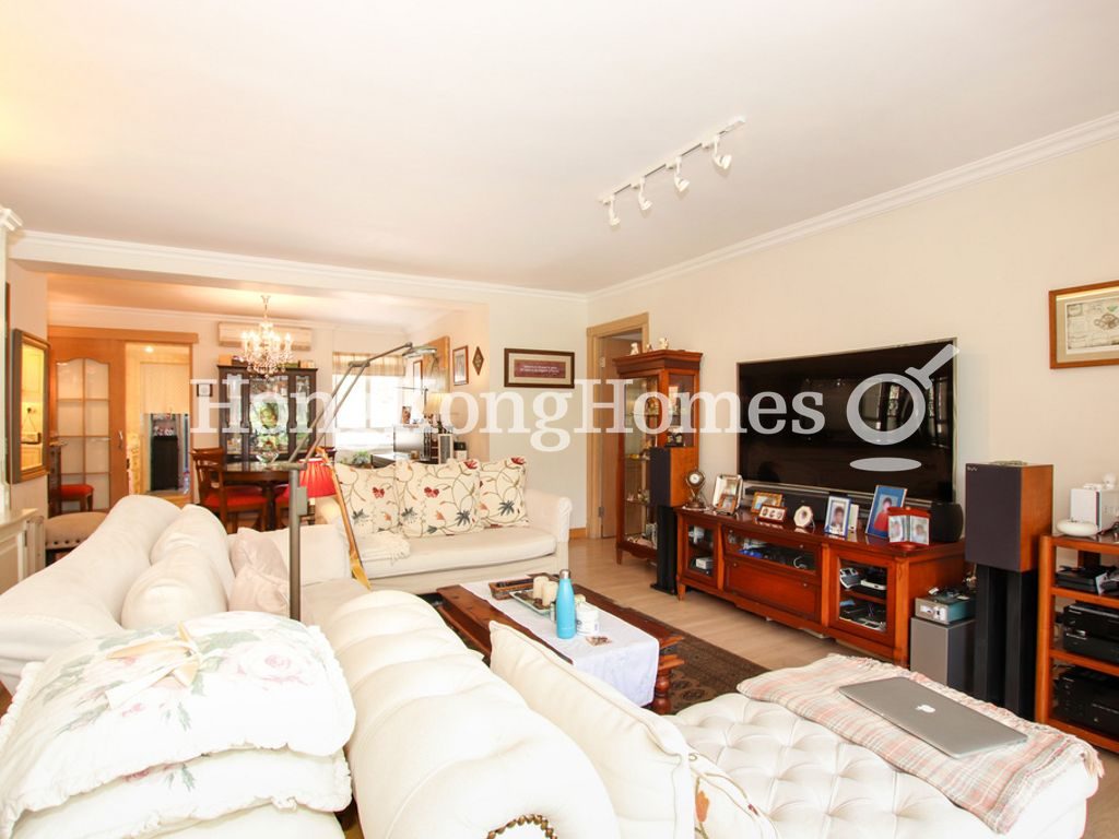 Living and Dining Room — Braemar Hill Mansion - Block 09, North Point Hill