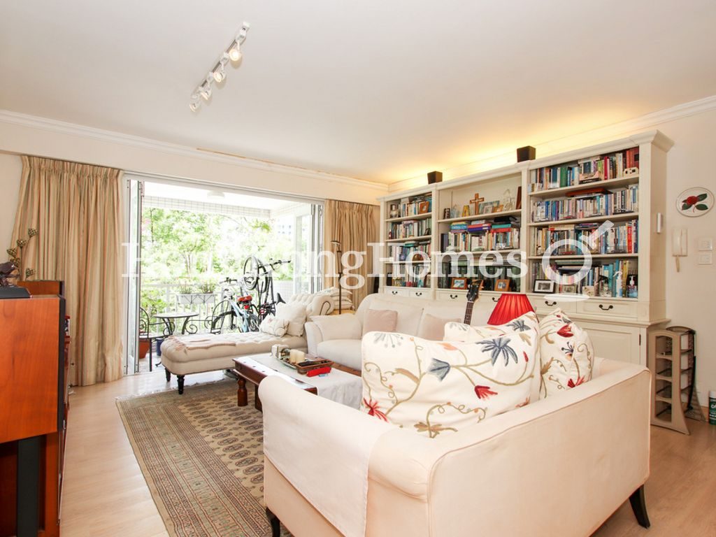 Living Area — Braemar Hill Mansion - Block 09, North Point Hill