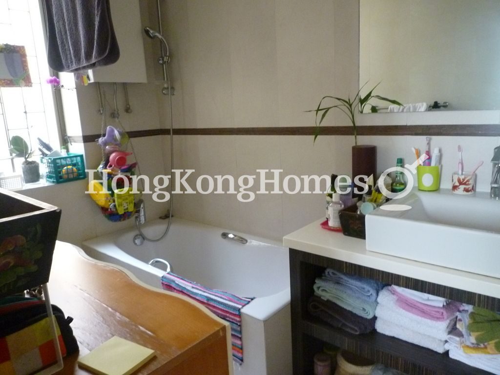 Master Bathroom — Gordon Terrace, Stanley
