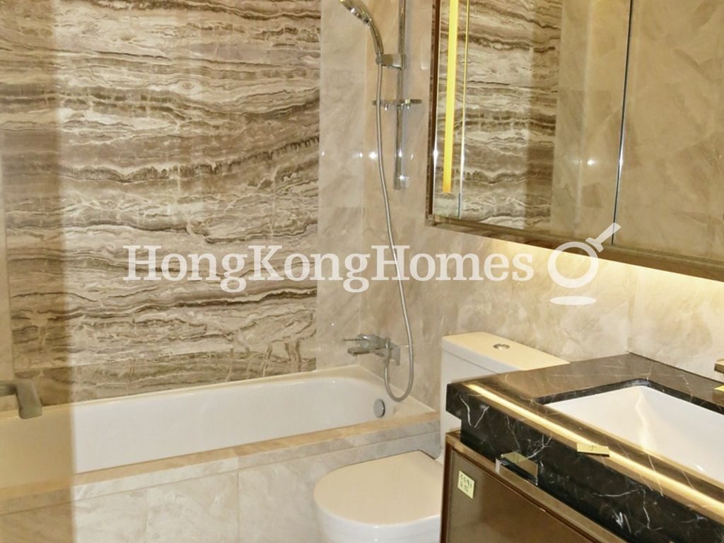 Guest Bathroom — Grand Austin - Tower 1, Tsim Sha Tsui