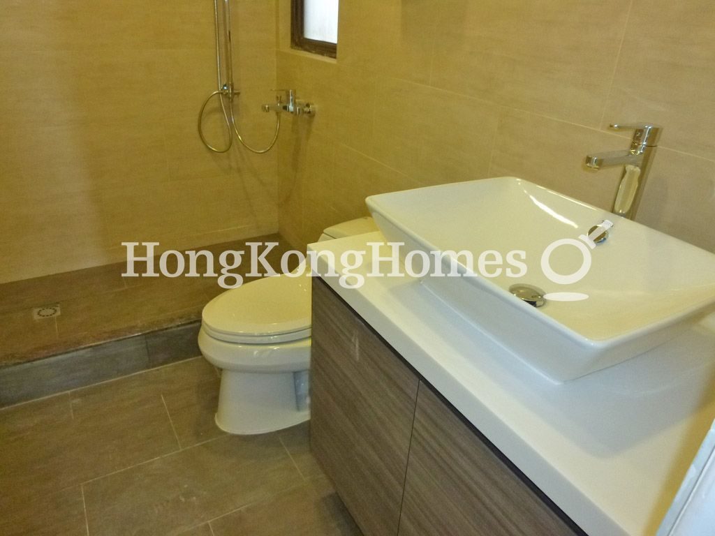 Second Ensuite Bathroom — Hong Kong Parkview - Tower 04, Repulse Bay