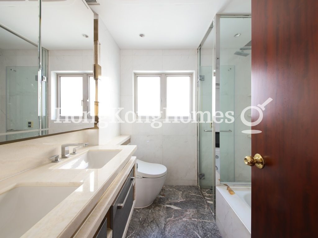 Master Bathroom — Cluny Park, Mid-levels West