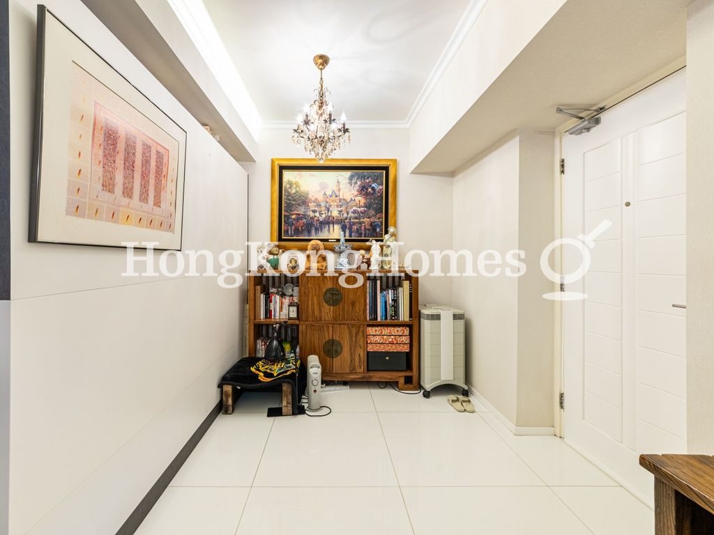 Porch — Wah Fung Mansion, Tai Hang