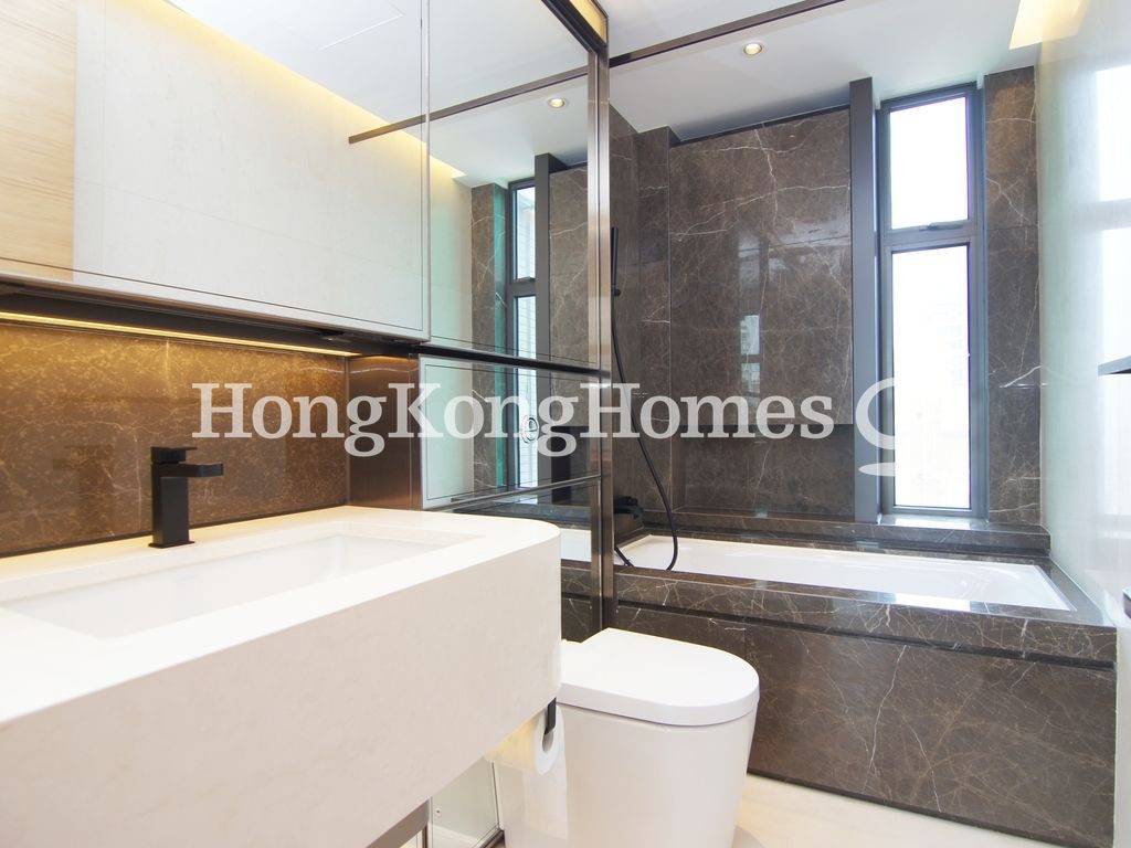 Guest Bathroom — Arezzo, Mid-levels West