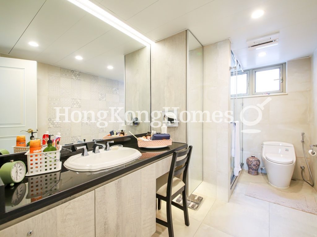 Master Bathroom — Hong Kong Garden, Mid-levels West