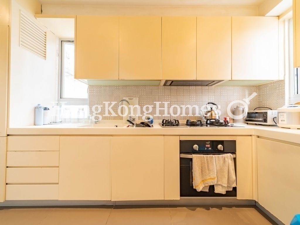 Kitchen — Cheerbond Court, Ho Man Tin / Waterloo Road