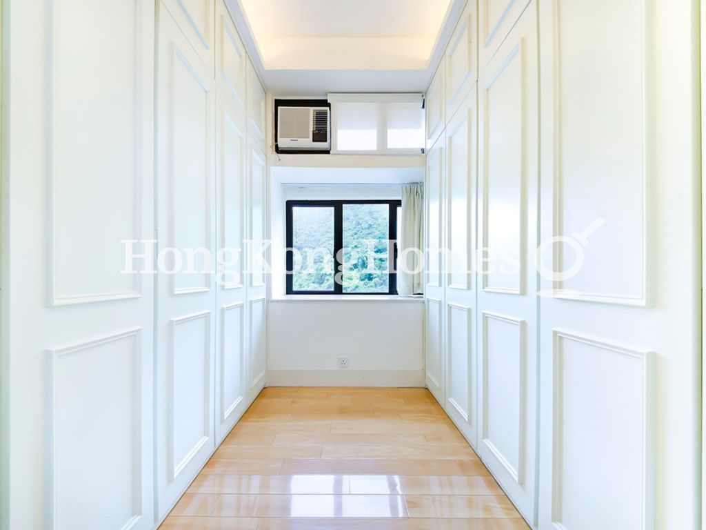 Walk-in Closet in Master Bedroom — Repulse Bay Road, 37 - Block 01, Repulse Bay